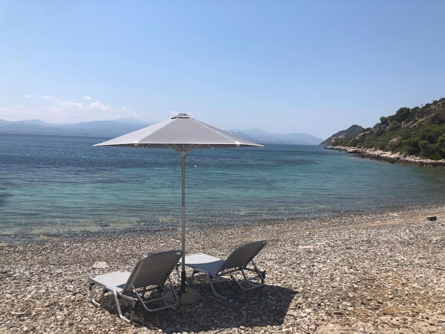 House By The Sea At Skaloma, Loutraki Villa Vouliagmeni Lake Exterior photo